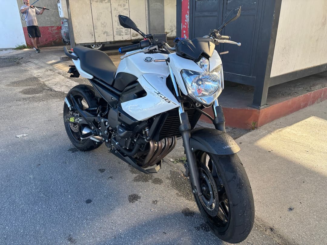 Yamaha XJ6 N 2015