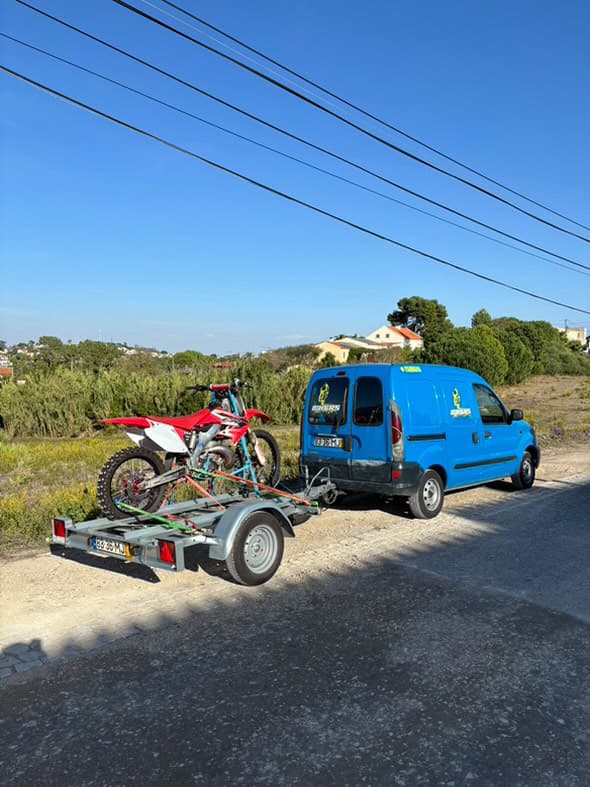 Alugo atrelado para motos